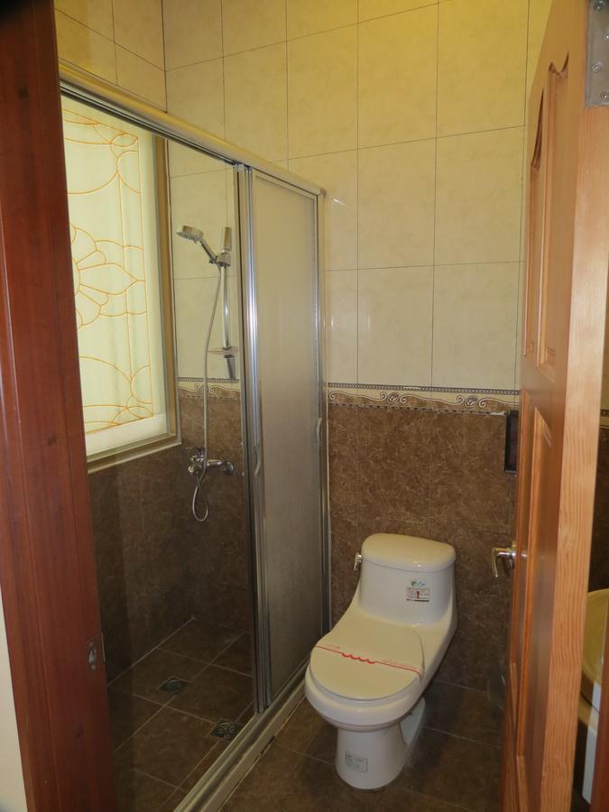 Seasons Inn Джиаоси Екстериор снимка
